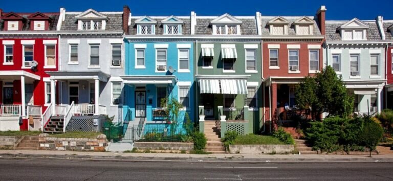 Court Finds Neighbour Breached Fiduciary Duty